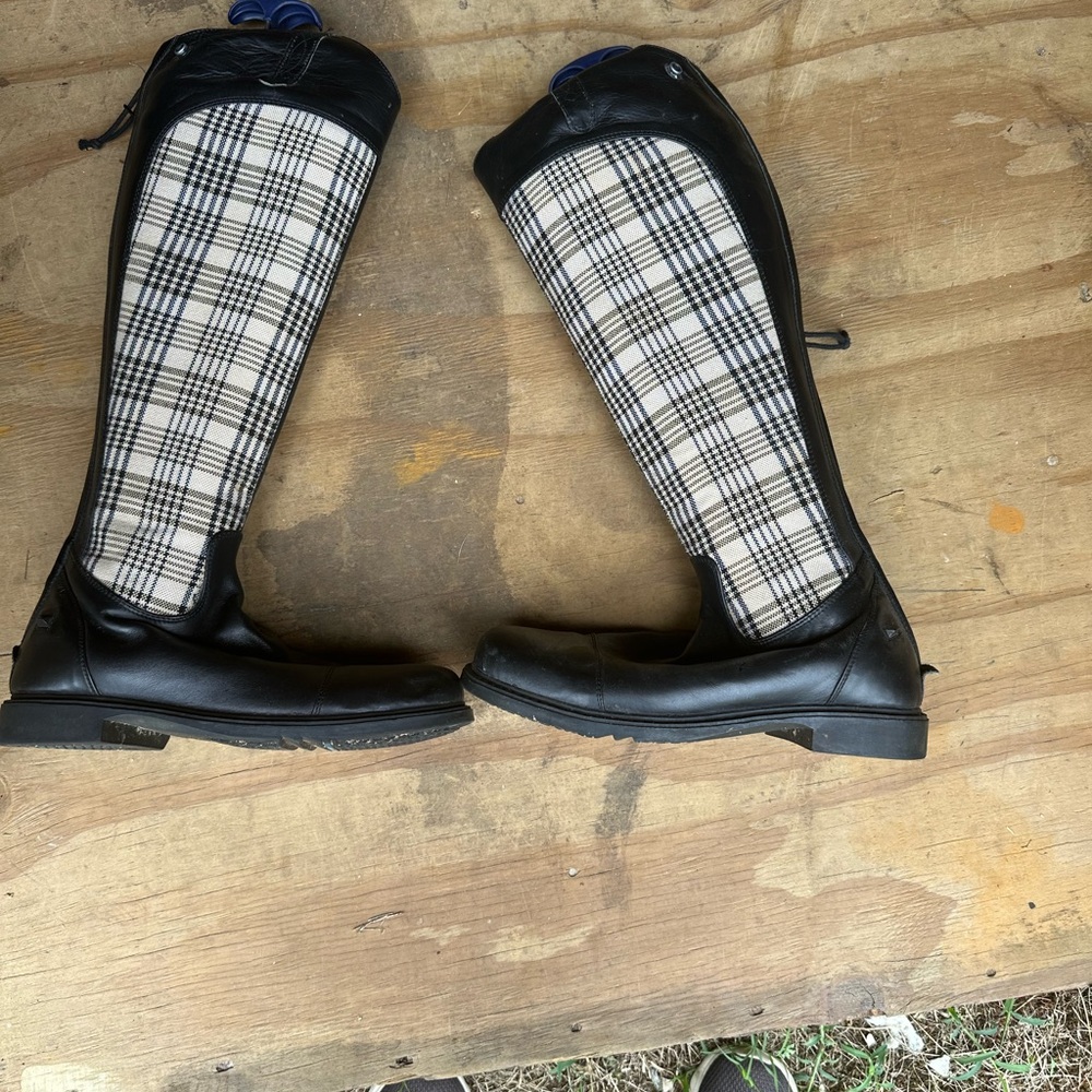 BAKER PLAID TUFF RIDER SIZE 10